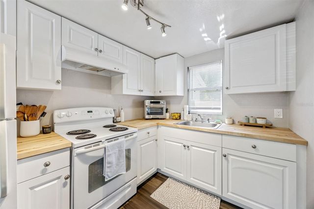 5212 ALOHA STREET, Orlando, FL 32810