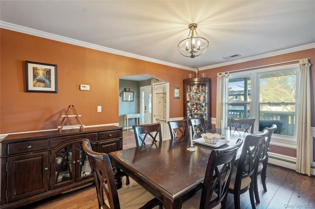 8 Beaumont Lane, Lake Grove, NY 11755