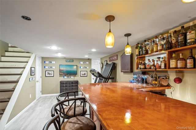 8 Beaumont Lane, Lake Grove, NY 11755