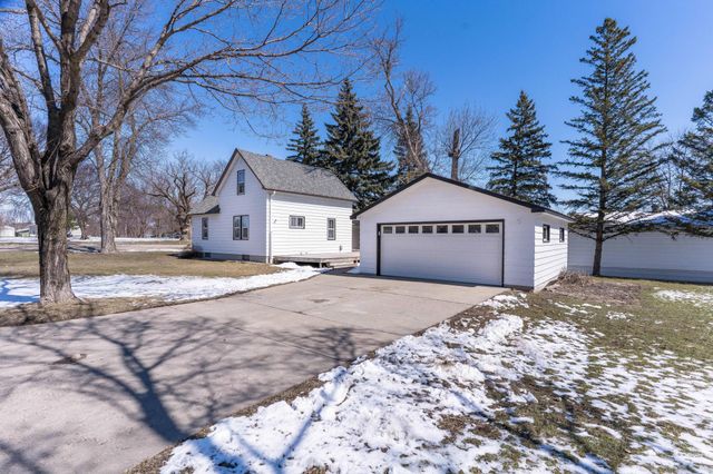 504 E Fir Avenue, Fergus Falls, MN 56537