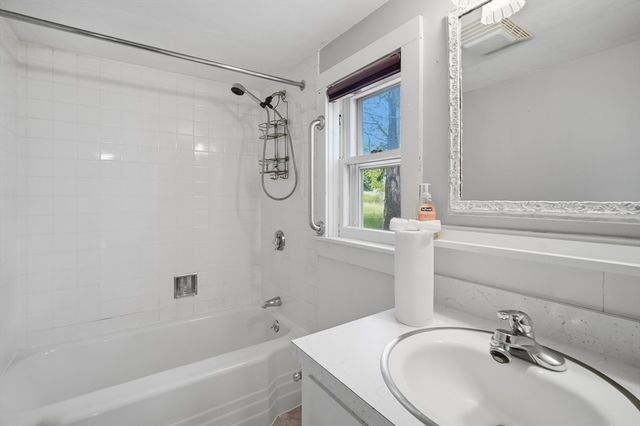 28 Lake Dr, Wilbraham, MA 01095