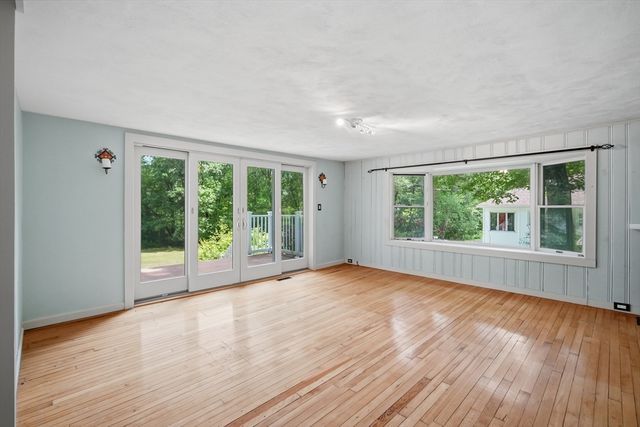 28 Lake Dr, Wilbraham, MA 01095
