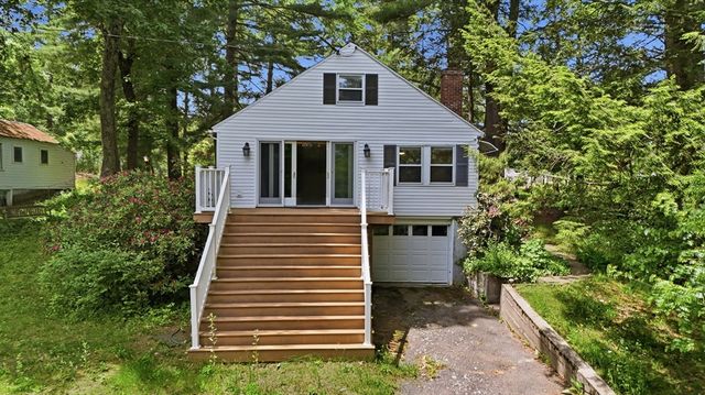 28 Lake Dr, Wilbraham, MA 01095