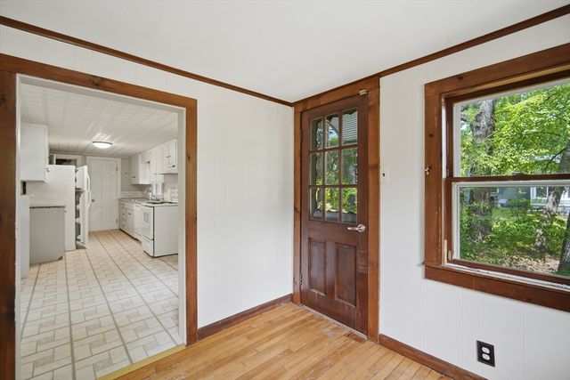 28 Lake Dr, Wilbraham, MA 01095