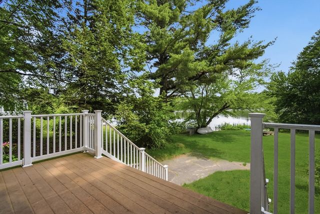 28 Lake Dr, Wilbraham, MA 01095