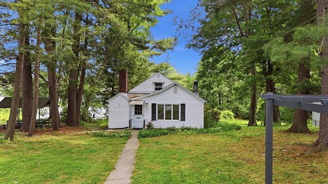 28 Lake Dr, Wilbraham, MA 01095
