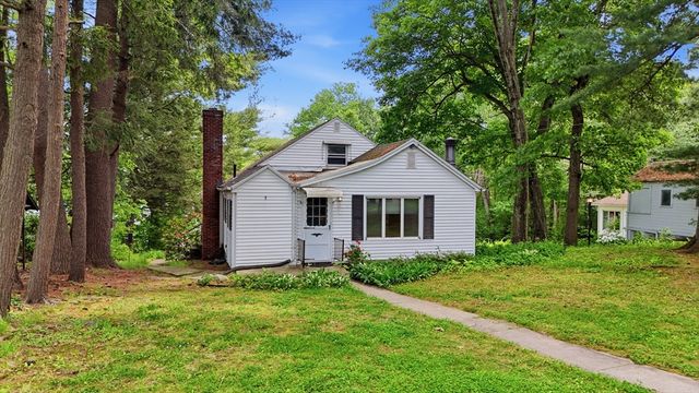 28 Lake Dr, Wilbraham, MA 01095