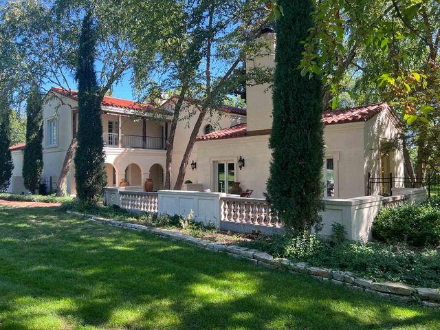 44 N West Pkwy, Wichita, KS 67206