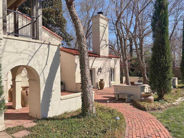 44 N West Pkwy, Wichita, KS 67206