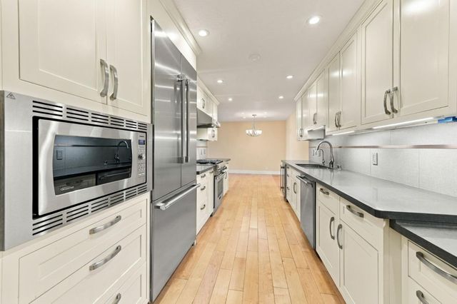 73 3rd Street 15B, Los Altos, CA 94022