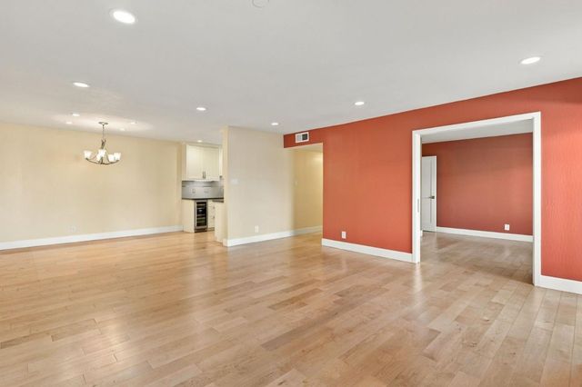 73 3rd Street 15B, Los Altos, CA 94022