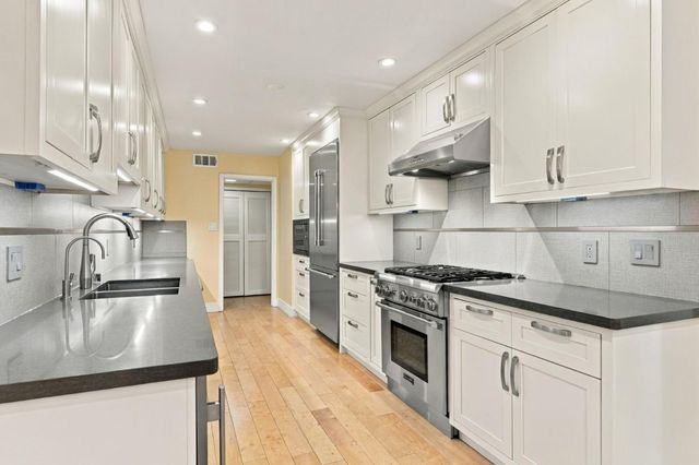 73 3rd Street 15B, Los Altos, CA 94022