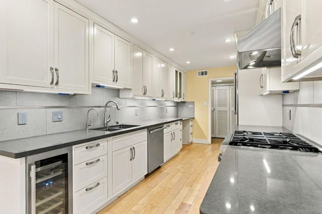 73 3rd Street 15B, Los Altos, CA 94022