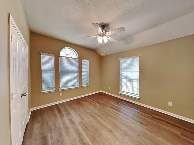 3523 Pine Valley Drive, Pearland, TX 77581