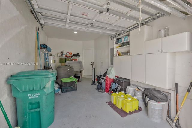 14942 SW 8th Ln, Miami, FL 33194