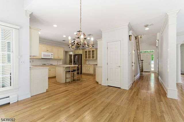 7 Alex Ct, Wyckoff Twp., NJ 07481