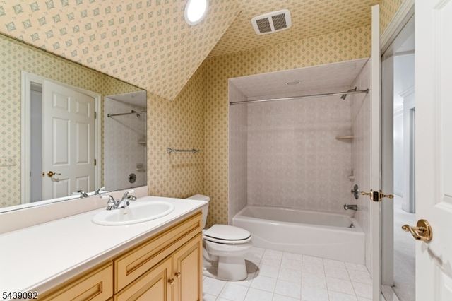 7 Alex Ct, Wyckoff Twp., NJ 07481