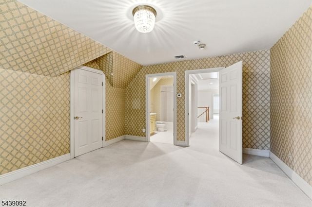 7 Alex Ct, Wyckoff Twp., NJ 07481