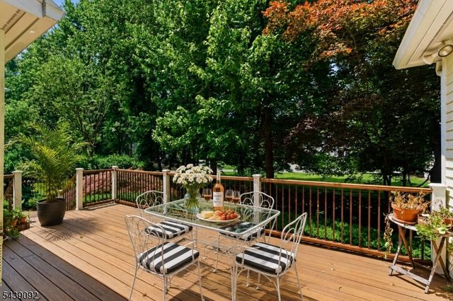 7 Alex Ct, Wyckoff Twp., NJ 07481