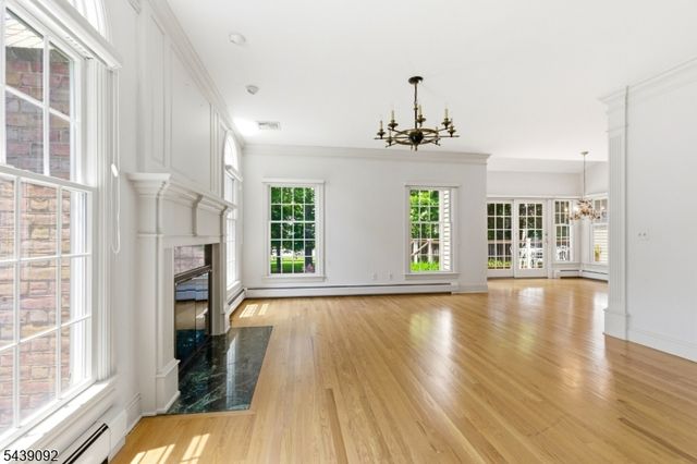 7 Alex Ct, Wyckoff Twp., NJ 07481