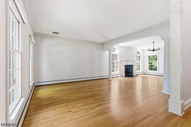 7 Alex Ct, Wyckoff Twp., NJ 07481