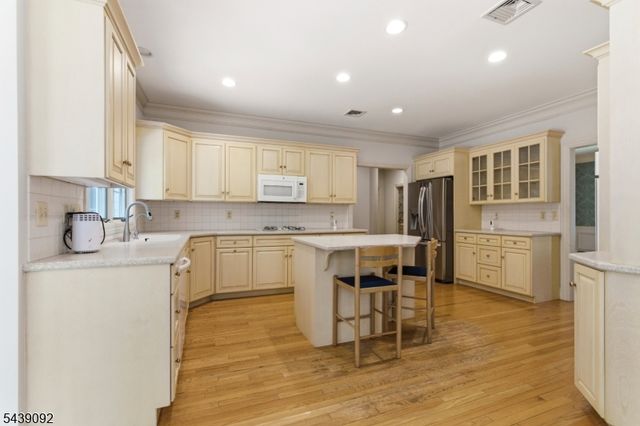7 Alex Ct, Wyckoff Twp., NJ 07481