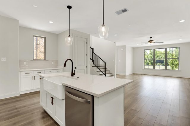 899 ALDWICK DR, Collierville, TN 38017
