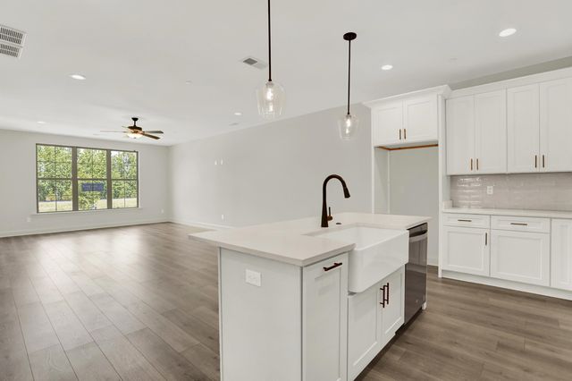 899 ALDWICK DR, Collierville, TN 38017