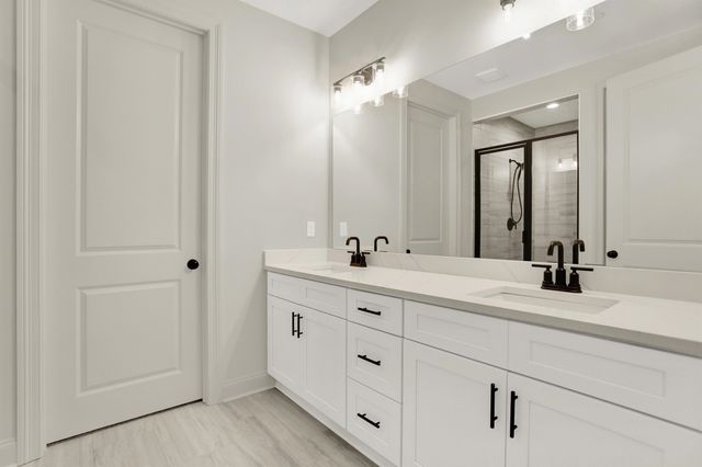 899 ALDWICK DR, Collierville, TN 38017