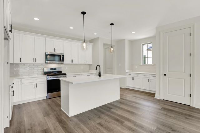 899 ALDWICK DR, Collierville, TN 38017