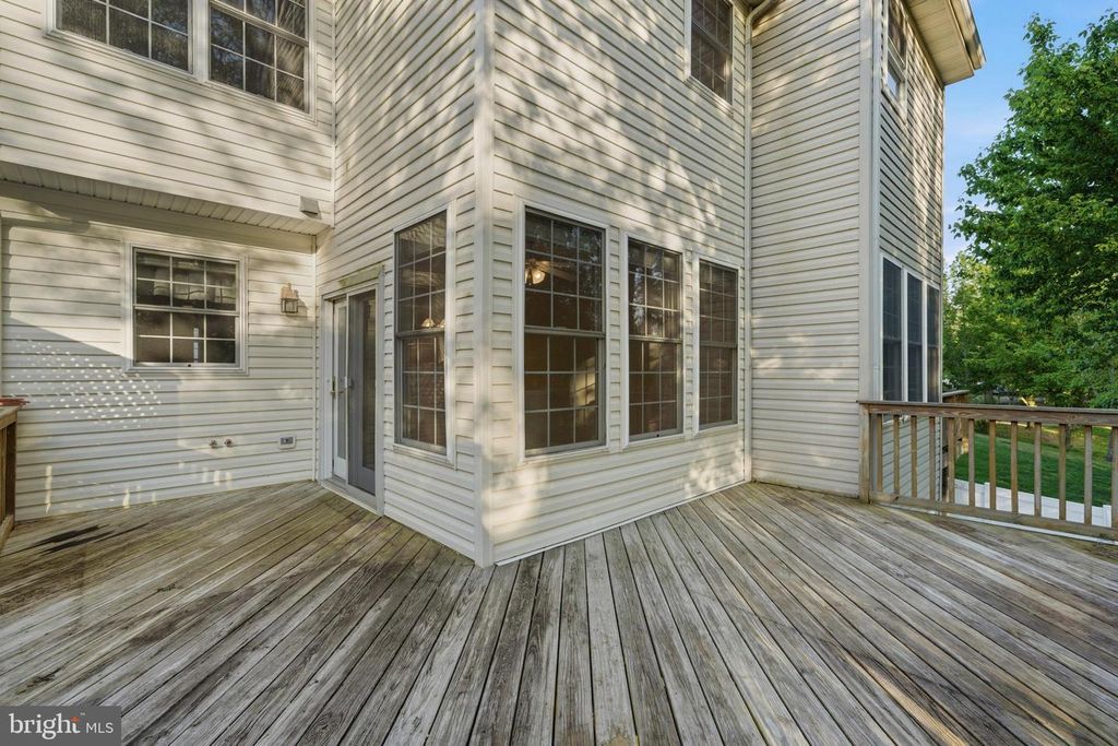 Image 16 of property listing at 7906 DELORES CT, Chesapeake Beach, MD 20732