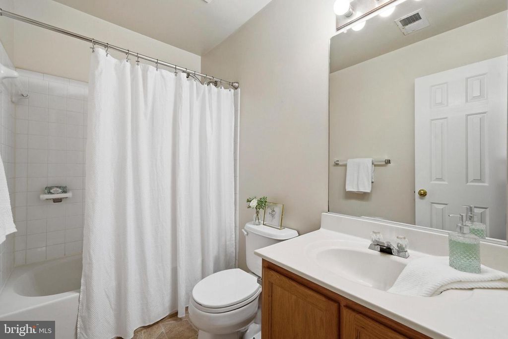 Image 18 of property listing at 7906 DELORES CT, Chesapeake Beach, MD 20732