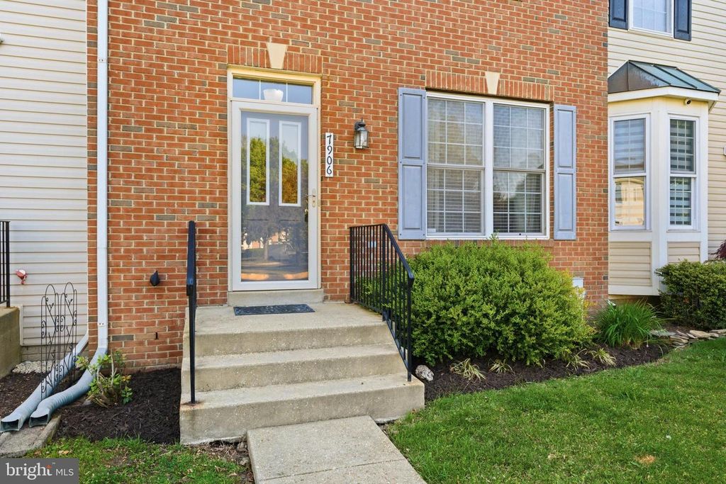 Image 2 of property listing at 7906 DELORES CT, Chesapeake Beach, MD 20732