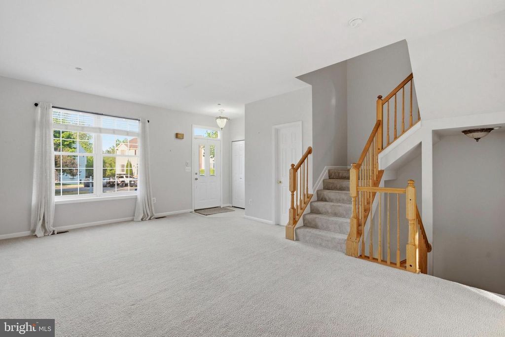 Image 3 of property listing at 7906 DELORES CT, Chesapeake Beach, MD 20732