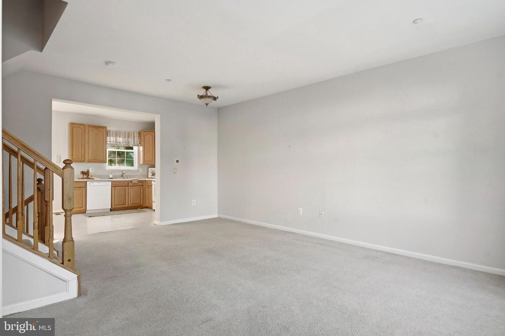 Image 4 of property listing at 7906 DELORES CT, Chesapeake Beach, MD 20732