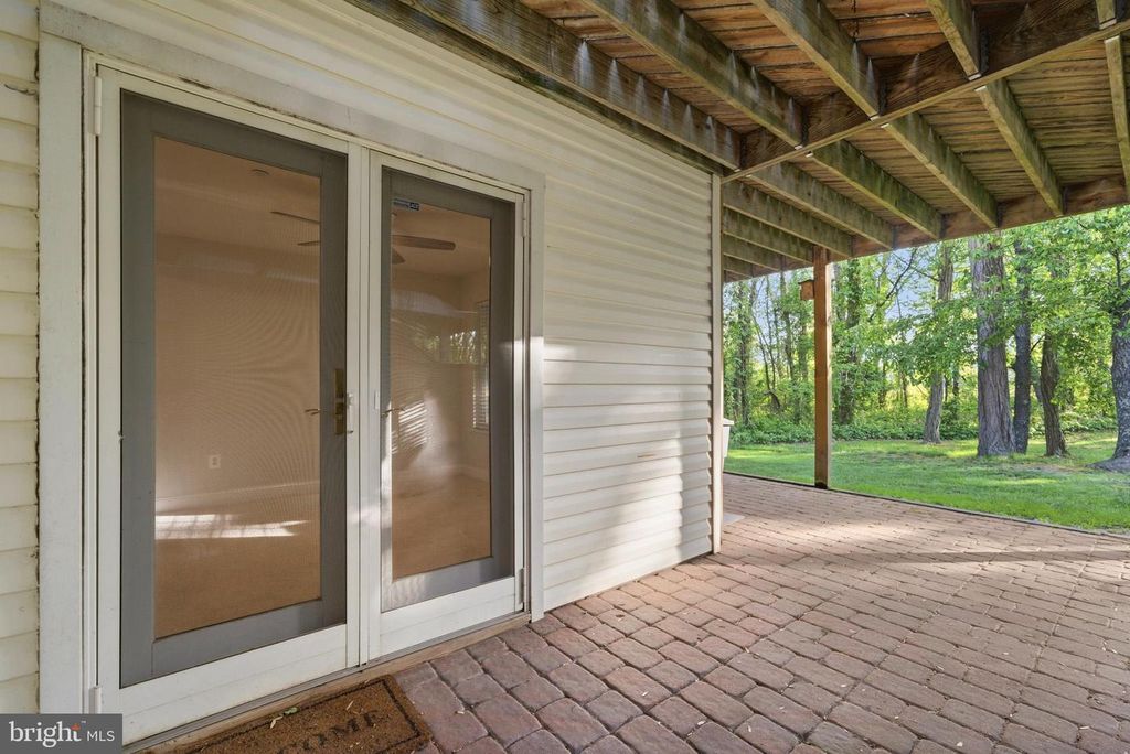 Image 40 of property listing at 7906 DELORES CT, Chesapeake Beach, MD 20732