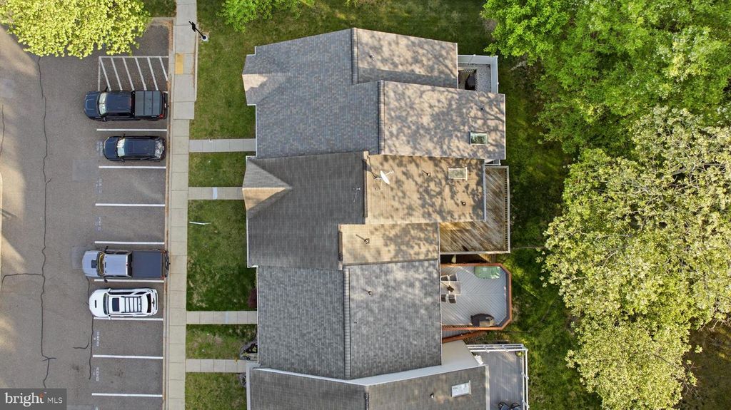 Image 43 of property listing at 7906 DELORES CT, Chesapeake Beach, MD 20732