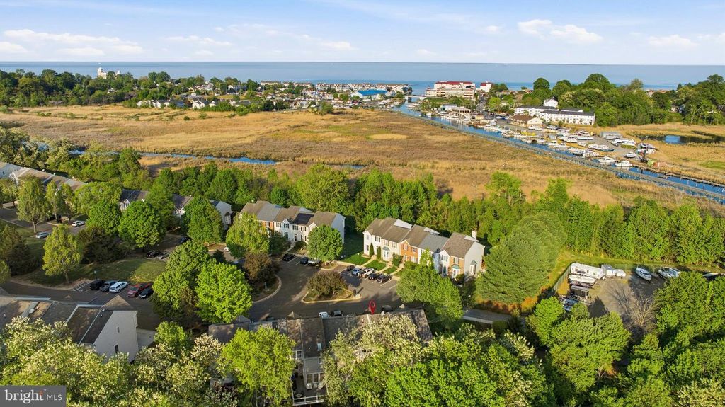 Image 44 of property listing at 7906 DELORES CT, Chesapeake Beach, MD 20732