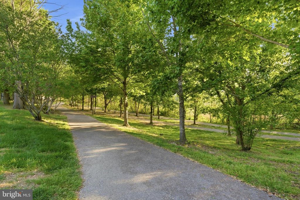 Image 47 of property listing at 7906 DELORES CT, Chesapeake Beach, MD 20732