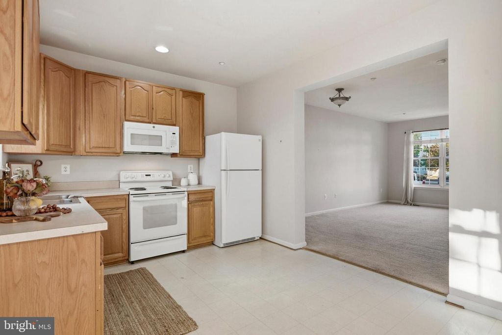 Image 8 of property listing at 7906 DELORES CT, Chesapeake Beach, MD 20732