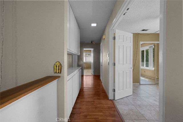 2994 La Verne, Highland, CA 92346
