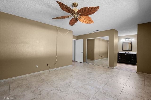 2994 La Verne, Highland, CA 92346