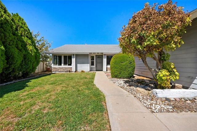 2994 La Verne, Highland, CA 92346