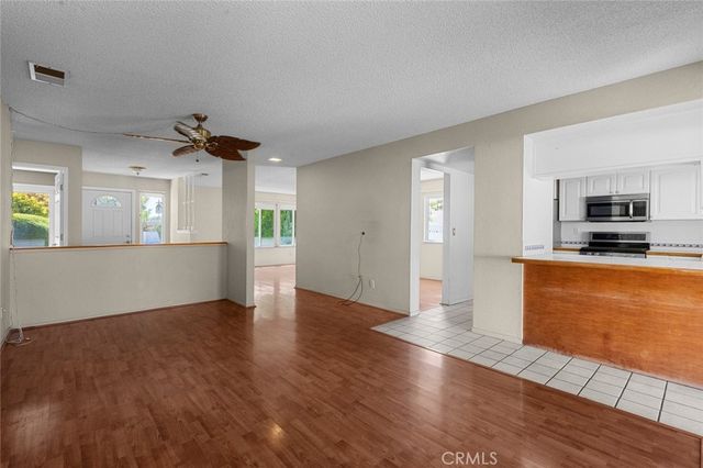 2994 La Verne, Highland, CA 92346