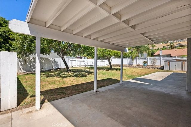 2994 La Verne, Highland, CA 92346