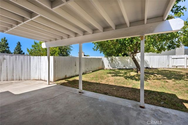 2994 La Verne, Highland, CA 92346