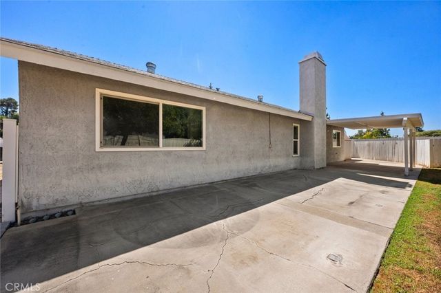 2994 La Verne, Highland, CA 92346