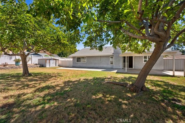 2994 La Verne, Highland, CA 92346