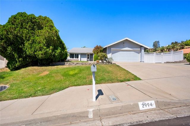 2994 La Verne, Highland, CA 92346