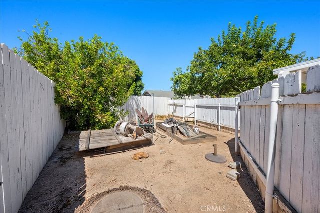 2994 La Verne, Highland, CA 92346